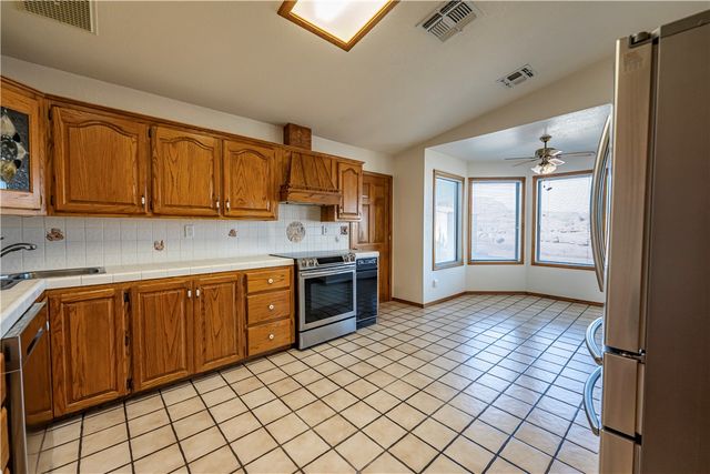 1025 Riata Valley Circle, Kingman, AZ 86401