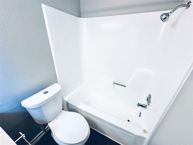 805 S Center ST 108, Austin, TX 78704