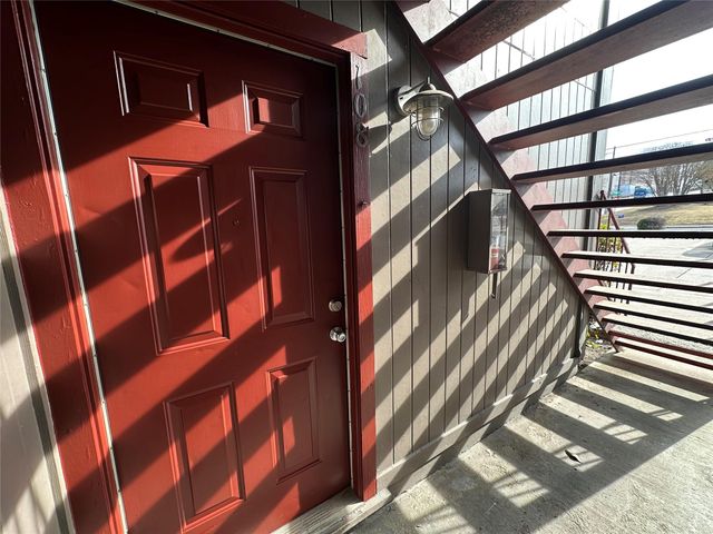 805 S Center ST 108, Austin, TX 78704