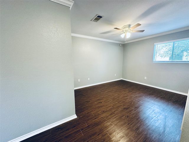 805 S Center ST 108, Austin, TX 78704