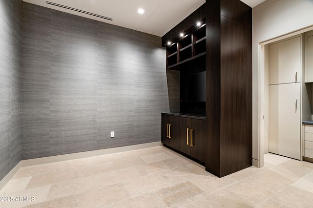 6587 N PALMERAIE Boulevard 3010, Paradise Valley, AZ 85253