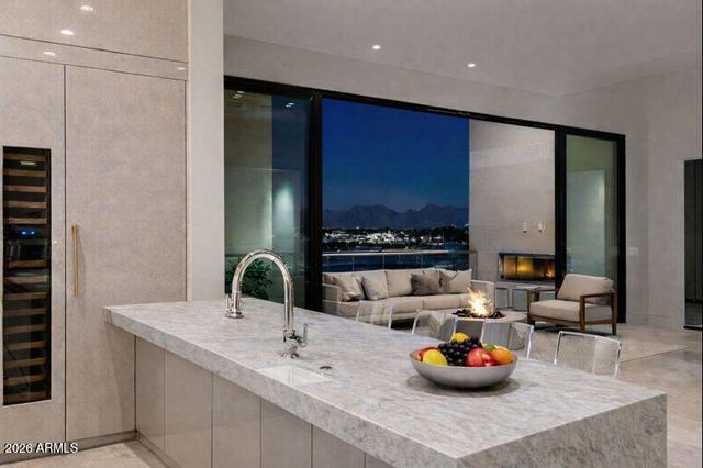 6587 N PALMERAIE Boulevard 3010, Paradise Valley, AZ 85253