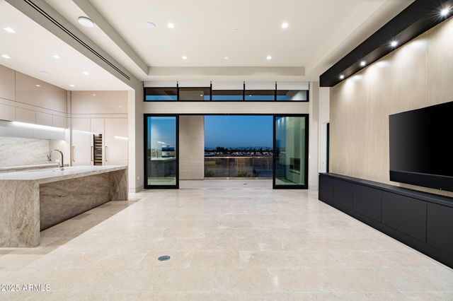 6587 N PALMERAIE Boulevard 3010, Paradise Valley, AZ 85253