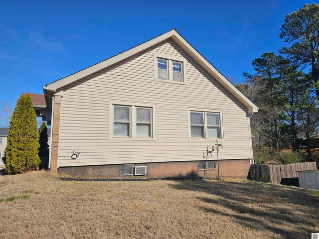 220 Albany TR11, Paducah, KY 42003