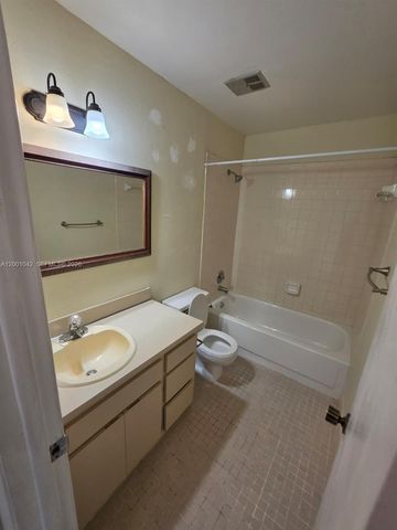 7959 NW 41st Ct, Sunrise, FL 33351