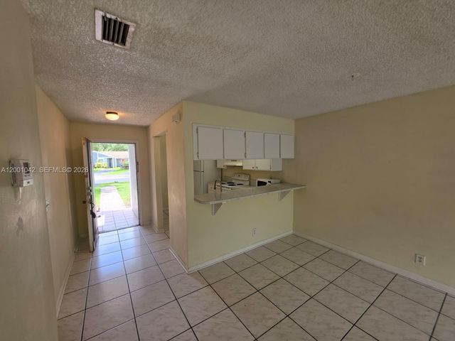 7959 NW 41st Ct, Sunrise, FL 33351