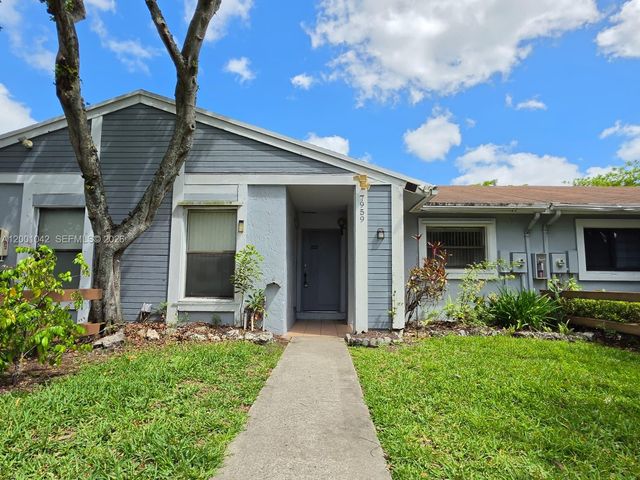 7959 NW 41st Ct, Sunrise, FL 33351