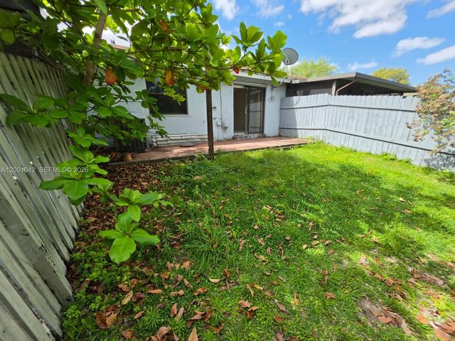 7959 NW 41st Ct, Sunrise, FL 33351