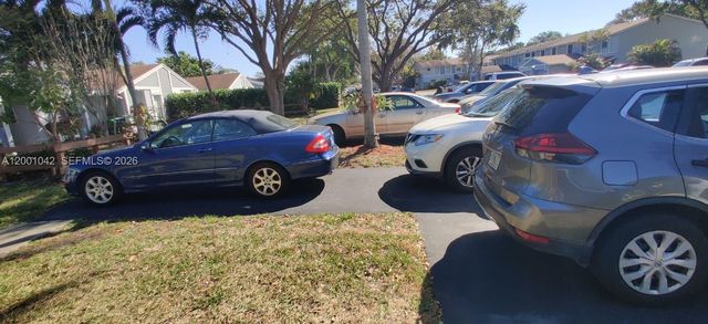 7959 NW 41st Ct, Sunrise, FL 33351