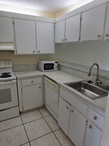 7959 NW 41st Ct, Sunrise, FL 33351