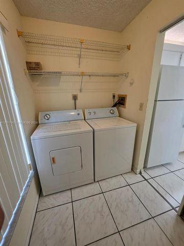 7959 NW 41st Ct, Sunrise, FL 33351