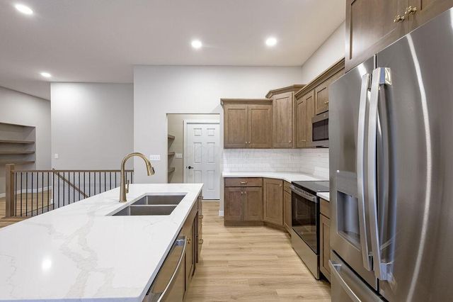 562 Cannondale Avenue, Johnstown, OH 43031