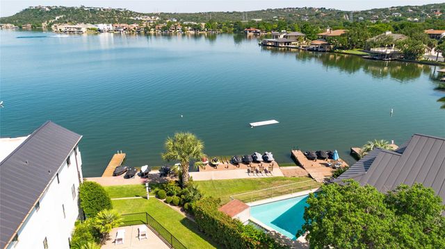 104 Cove E 103, Horseshoe Bay, TX 78657