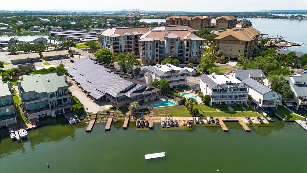 104 Cove E 103, Horseshoe Bay, TX 78657