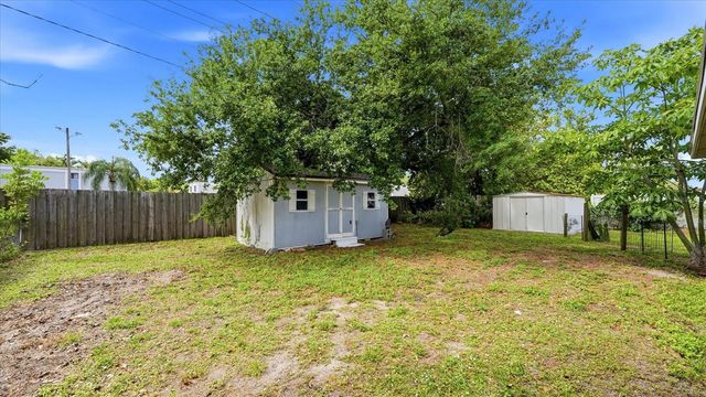 2704 52ND AVENUE TERRACE W, Bradenton, FL 34207