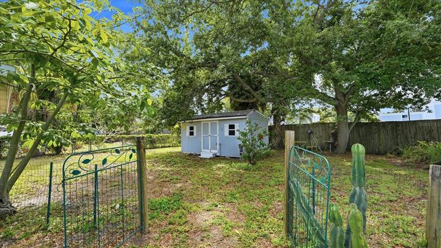 2704 52ND AVENUE TERRACE W, Bradenton, FL 34207