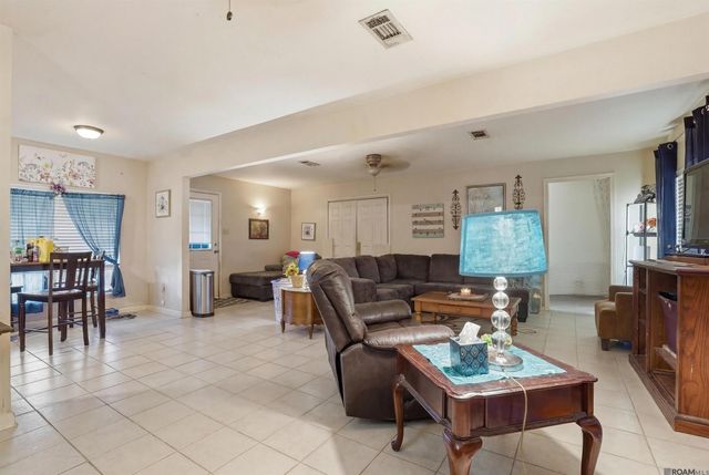 9390 Watson Dr, Denham Springs, LA 70726