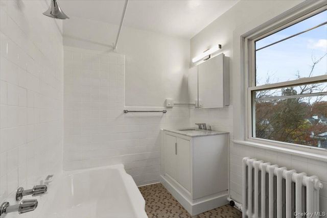 116 Corlies Avenue 3F, Pelham, NY 10803