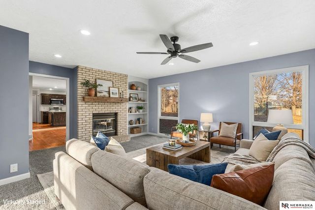 6818 N 106th Circle, Omaha, NE 68122