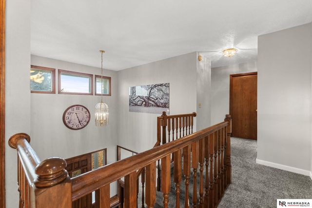 6818 N 106th Circle, Omaha, NE 68122