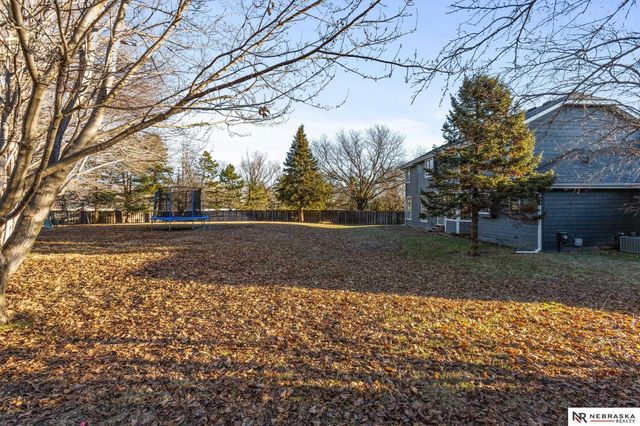 6818 N 106th Circle, Omaha, NE 68122