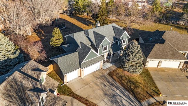 6818 N 106th Circle, Omaha, NE 68122