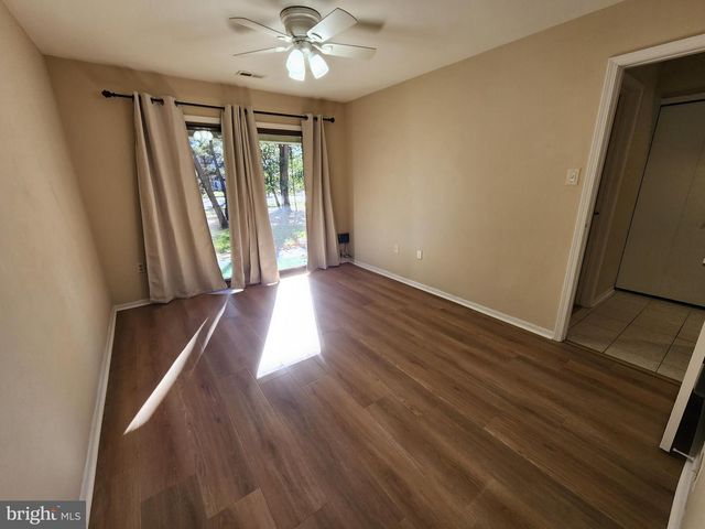 5 SUMMIT CT, Marlton, NJ 08053