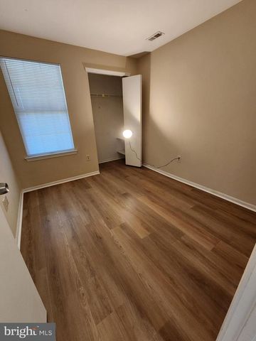 5 SUMMIT CT, Marlton, NJ 08053