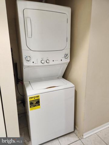 5 SUMMIT CT, Marlton, NJ 08053