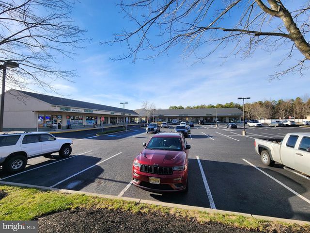 5 SUMMIT CT, Marlton, NJ 08053