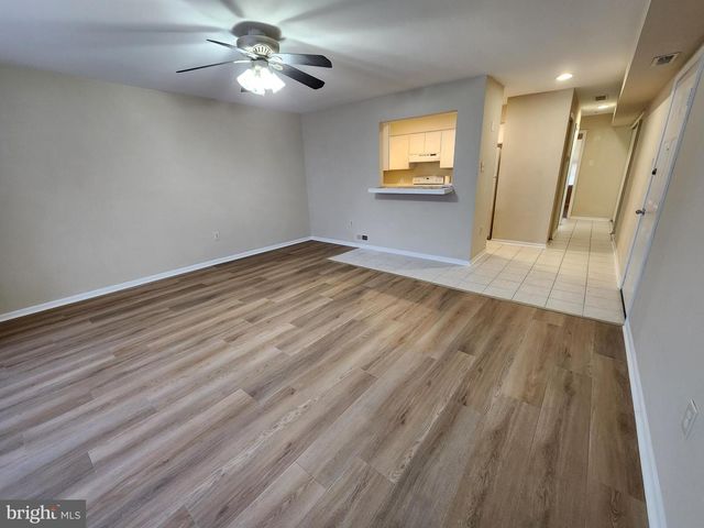 5 SUMMIT CT, Marlton, NJ 08053