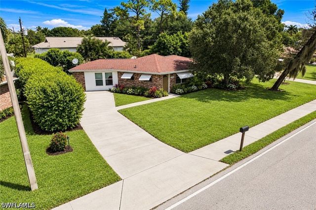 9829 Pennsylvania AVE, Bonita Springs, FL 34135