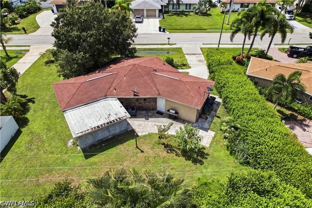 9829 Pennsylvania AVE, Bonita Springs, FL 34135