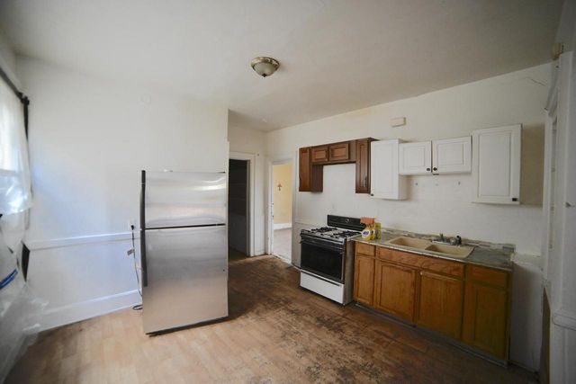 1925 W Center STREET, Milwaukee, WI 53206