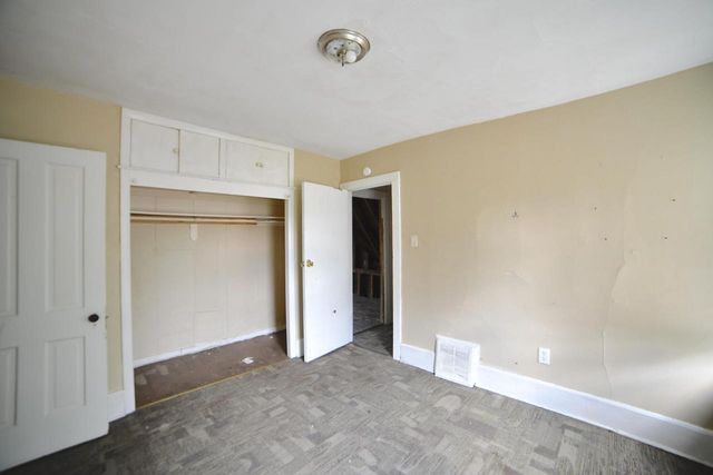 1925 W Center STREET, Milwaukee, WI 53206