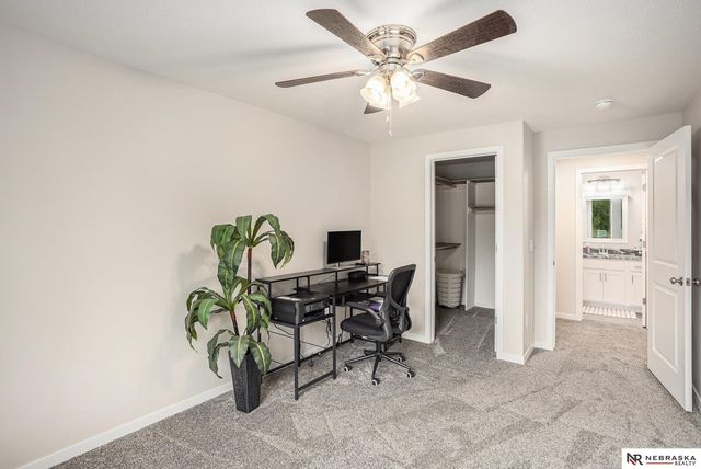 9870 Del Rio Drive, Lincoln, NE 68516