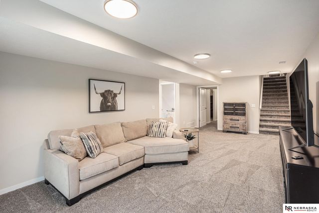 9870 Del Rio Drive, Lincoln, NE 68516