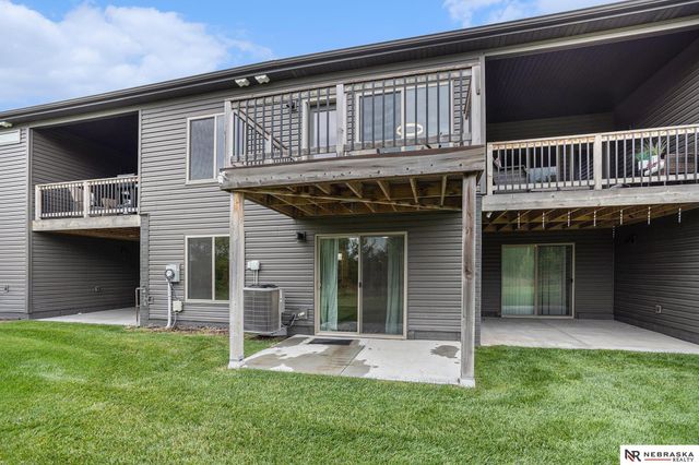 9870 Del Rio Drive, Lincoln, NE 68516