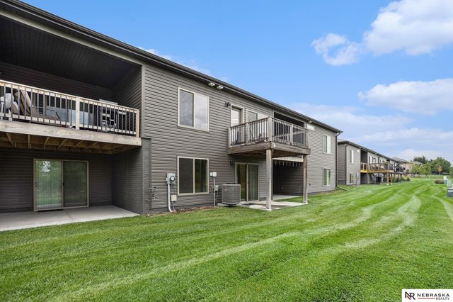 9870 Del Rio Drive, Lincoln, NE 68516