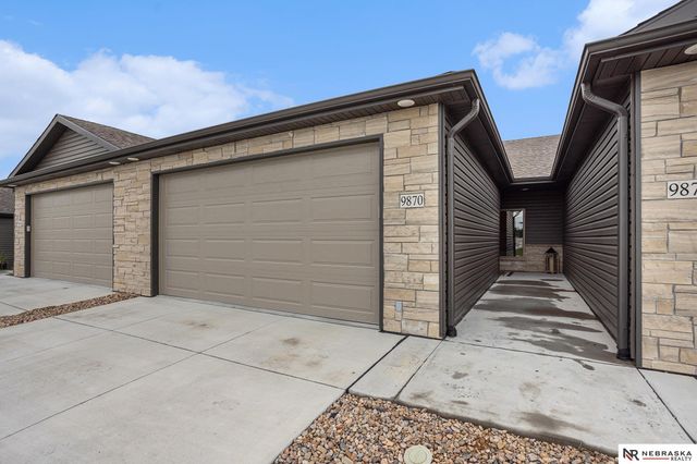 9870 Del Rio Drive, Lincoln, NE 68516