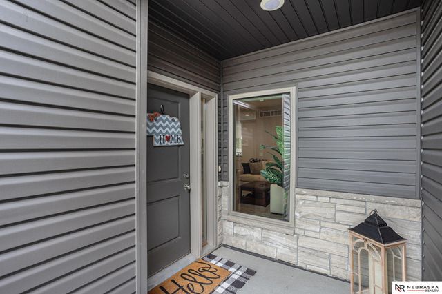 9870 Del Rio Drive, Lincoln, NE 68516