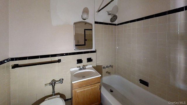 30 Fleetwood Avenue 5J, Fleetwood, NY 10552