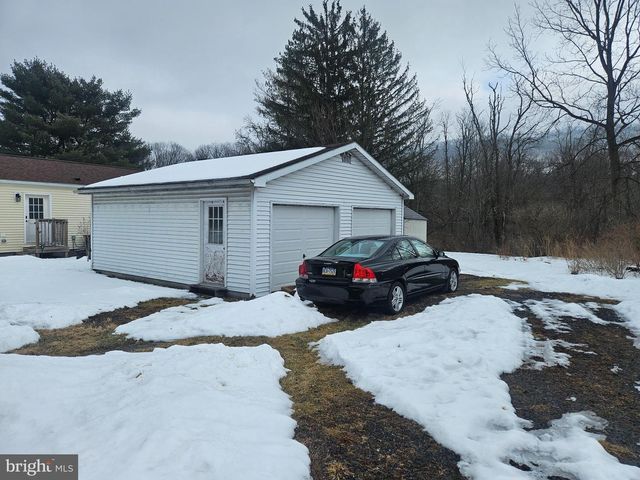 708 PLANK RD E, Port Matilda, PA 16870