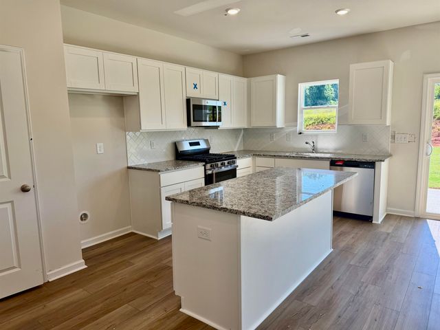 12150 Lansbury Drive, Inman, SC 29349