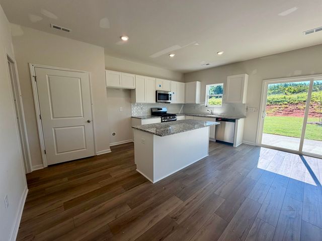 12150 Lansbury Drive, Inman, SC 29349