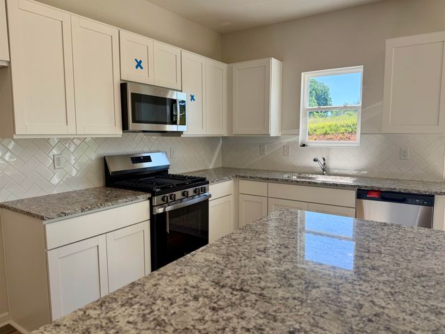 12150 Lansbury Drive, Inman, SC 29349