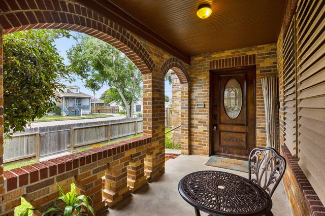2526 46th Street, Galveston, TX 77551