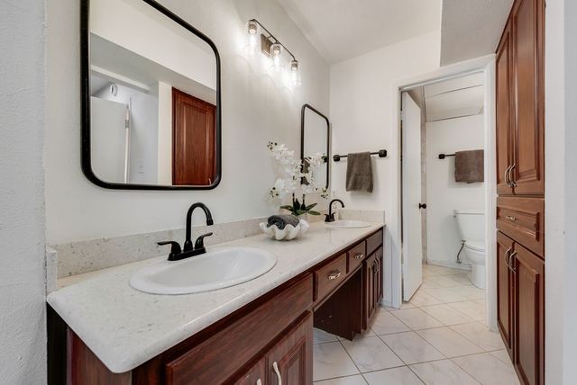 3211 Whispering Oak, Farmers Branch, TX 75234