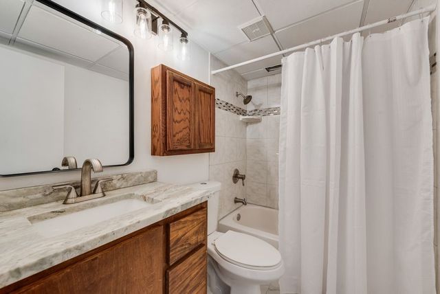 3211 Whispering Oak, Farmers Branch, TX 75234