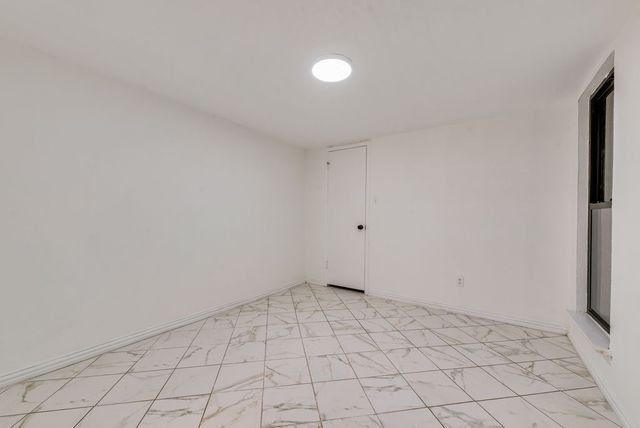 3211 Whispering Oak, Farmers Branch, TX 75234